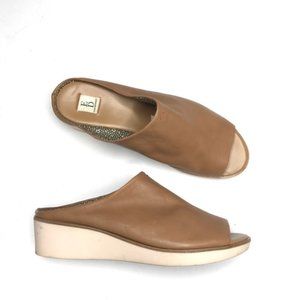 Ellen Degeneres Syenna Tan Wedge Mule Platform